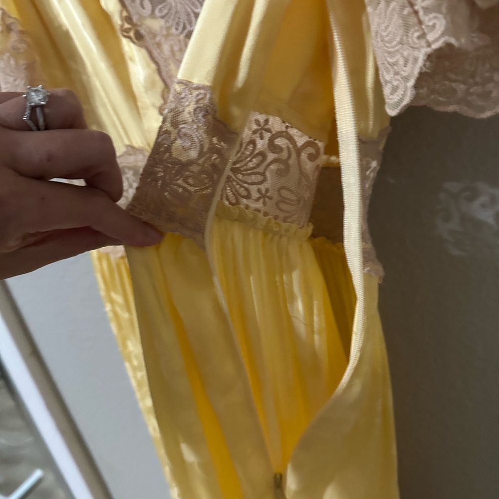 Ocean gown in yellow - Picture 8 of 12